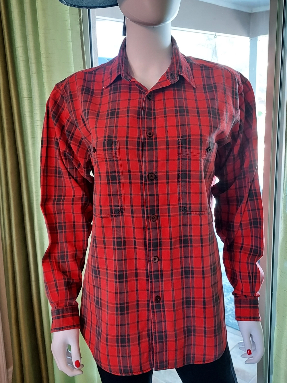 1978 Classic Red Plaid  Button-Down Shirt 100% Cotton. Sz M